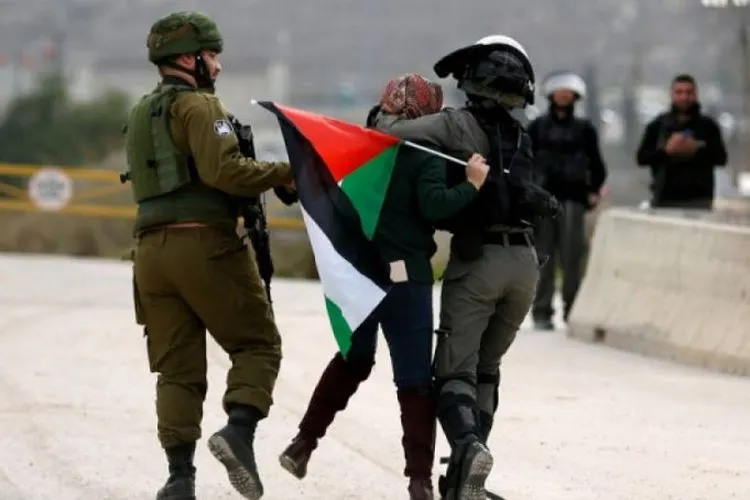 Ilustrasi penangkapan warga Palestina oleh tentara Israel (Reuters)
