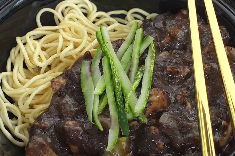 Jajangmyeon (Cookpad.com)