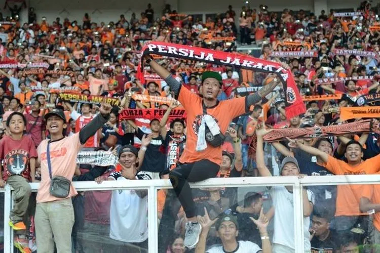 Suporter Persija Jakarta. (Hendy Dinata/Ayojakarta.com)