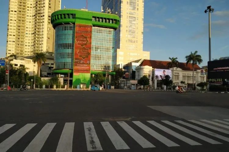 Sebagai ilustrasi, suasana jalanan lengang DKI Jakarta, Minggu (24/5/2020) pagi.  Foto: Republika/Febrianto Adi Saputro