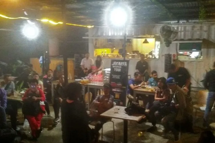 Peserta diberikan pengarahan sebelum berangkat dalam kegiatan Jakarta Mystical Tour 2019/Ayojakarta.com - Hendy Dinata