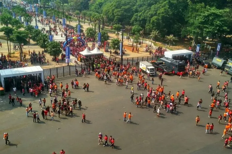 Jakmania. (Hendy DInata/Ayojakarta.com)