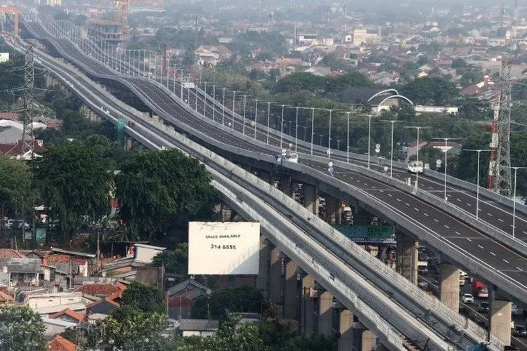 Jalan Tol Layang Jakarta-Cikampek II (Elevated) di Bekasi, Jawa Barat (Antara/Risky Andrianto)