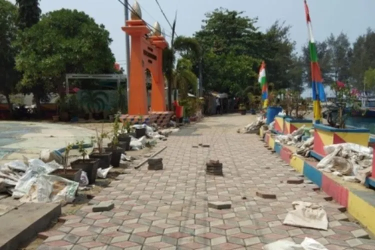 Proses pembangunan jalan tiga dimensi di Pulau Pramuka/pulauseribu.jakarta.go.id