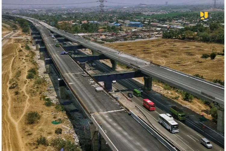 Pembangunan jalan tol baru oleh Kementerian PUPR. [Dok Kementerian PUPR]