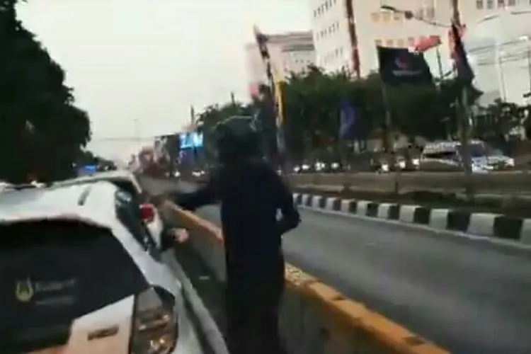 Capture video penjambretan di Jalan Gunung Sahari, Sawah Besar, Jakarta Pusat/Istimewa