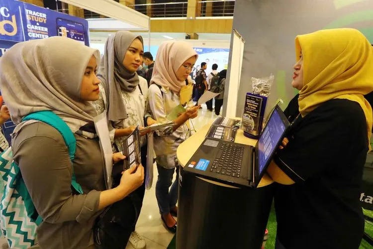 Ilustrasi Job Fair (ayobandung.com)
