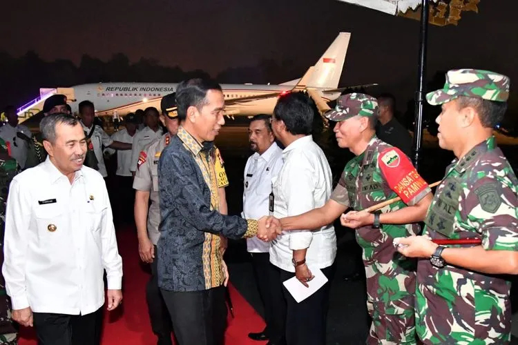 Presiden Jokowi Tiba di Pekanbaru/Laily Rachev - Biro Pers Sekretariat Presiden