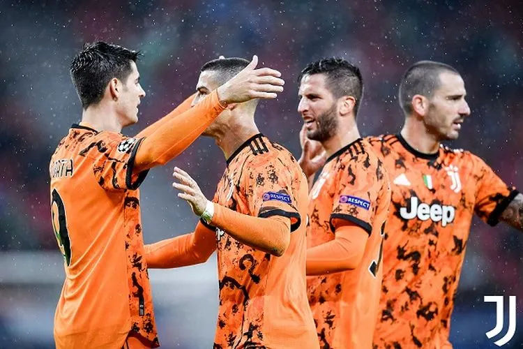 Morata dan Ronaldo berselebrasi usai mencetak gol. (Twitter Juventus)