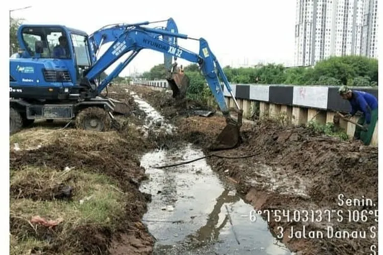 Untuk mencegah banjir di wilayah Tanjung Priok, Pemerintah Kota Jakarta Utara membuat saluran gendong di sisi Kali Sentiong, Kelurahan Sunter Agung/dok: utara.jakarta.go.id