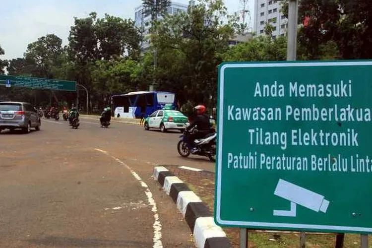 Papan penanda kawasan tilang elektronik/Tribun