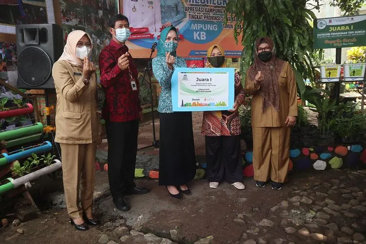 Kampung KB Batuhulung, Kelurahan Balumbang Jaya, Kecamatan Bogor Barat, Kota Bogor raih juara/ dok