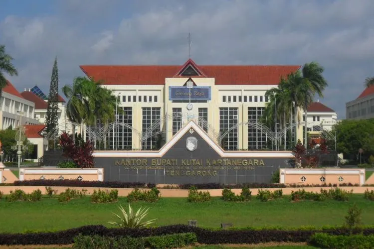 Kontor Bupati Kutai Kertanegara (wikipedia)