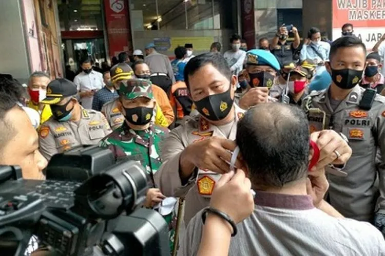 Kapolda Metro Jaya Irjen Nana Sujana dan Pangdam Jaya Mayjen Dudung Abdurachman. (Foto: Pendam Jaya)
