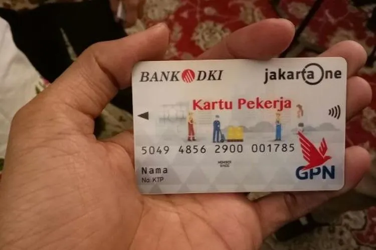 Kartu Pekerja Jakarta/Jawapos.com-Yesika Dinta
