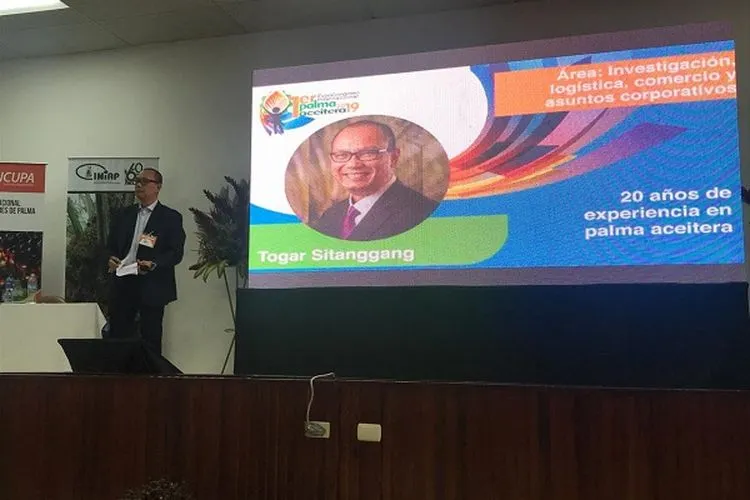 Wakil Ketua Gabungan Pengusaha Kelapa Sawit Indonesia (Gapki), Togar Sitanggang, memberikan pemaparan dalam Kongres Minyak Kelapa Sawit Internasional pertama di Ekuador, pada 19-20 September 2019/Foto: KBRI Quito