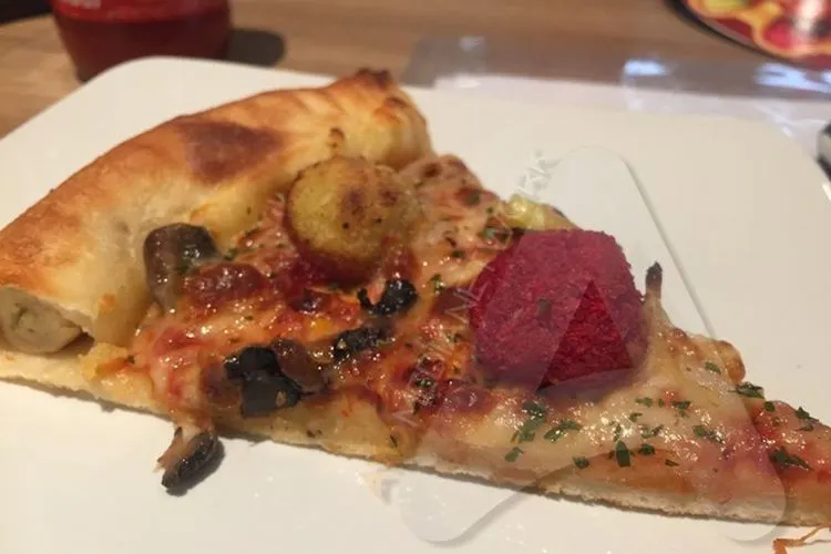 Varian baru produk olahan pizza di Pizza Hut/Ayojakarta.com-Istihanah Soejoethi