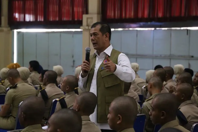 Doni Munardo memberikan materi seminar di Fakultas Hukum Tata Pemerintahan Tahun 2019, di Kampus IPDN, Sumedang, Jawa Barat (Ayojakarta.com/Dhika Alam Noor)