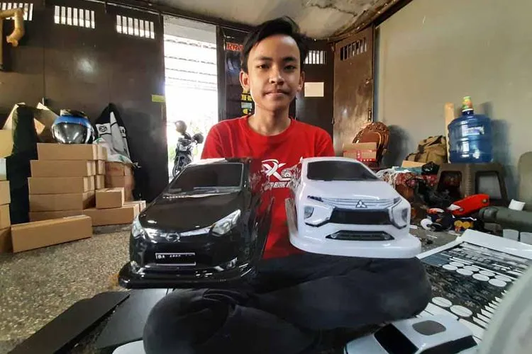 Tempat tisu berbentuk mobil produksi Sindanglaya, Kecamatan Arcamanik, Kota Bandung, Sabtu (18/7/2020).(Ayobandung/Nur Khansa)