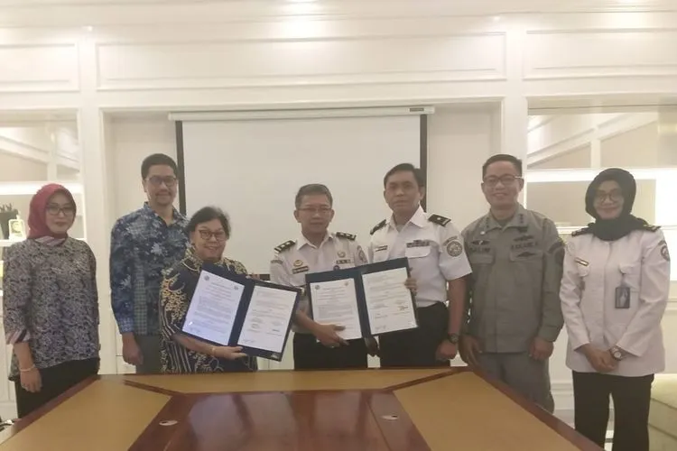 Penandatanganan perjanjian kerja sama Bakamla RI dengan Unpad/Humas Bakamla RI