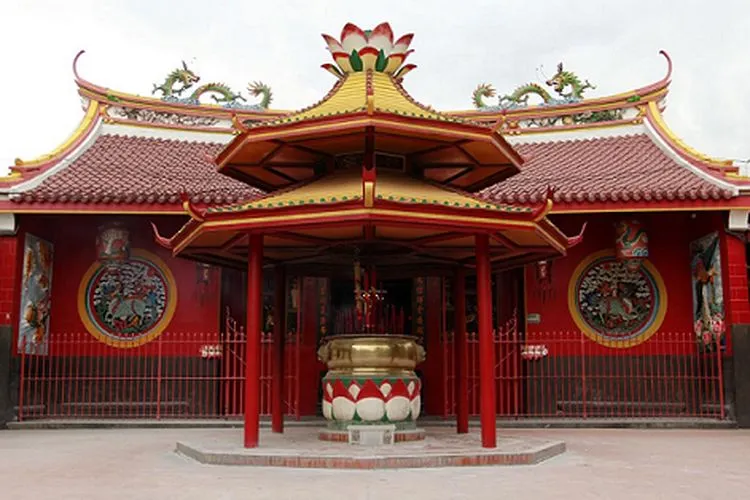 Klenteng Kim Tek Le