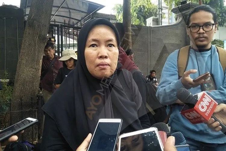 Kokom Komalawati, anggota Solidaritas Emak-Emak Tabur Bunga/Ayojakarta.com