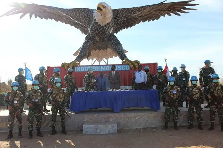 Pasukan Garuda pelopori penyerahan diri 17 milisi dan 13 pucuk senjata di Kongo. (dok  Lettu Laut (KH/W) Lilia Budiyanti)