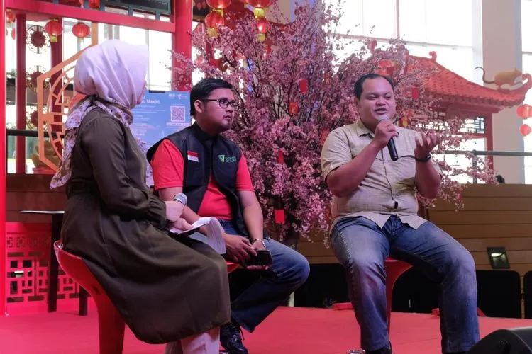 Ketua Humanesia Dompet Dhuafa, Muhammad Ikhsan (tengah) dan Ketua Pelaksana Jakhumfest Dompet Dhuafa, Taufan Yusuf Nugroho (kanan).