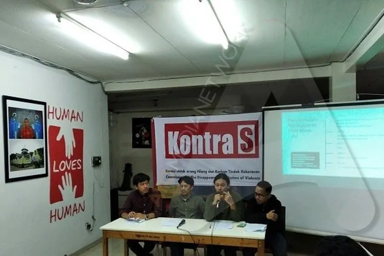 Wakil Koordinator KontraS Bidang Strategi dan Mobilisasi Ferry Kusuma (kedua dari kanan)/Ayojakarta.com