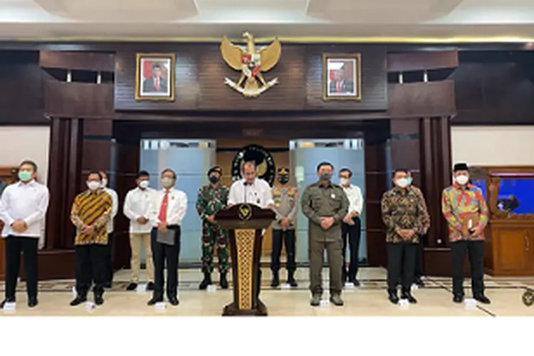 Menteri Koordinator Bidang Politik, Hukum, dan Keamanan (Menko Polhukam), Mahfud MD mengumumkan melarang seluruh aktivitas dan kegiatan Front Pembela Islam (FPI)/ dok