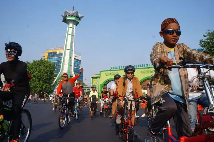 Komunitas Biscuit Semarang saat gowes bersama sebelum pandemi Covid-19 (dok)