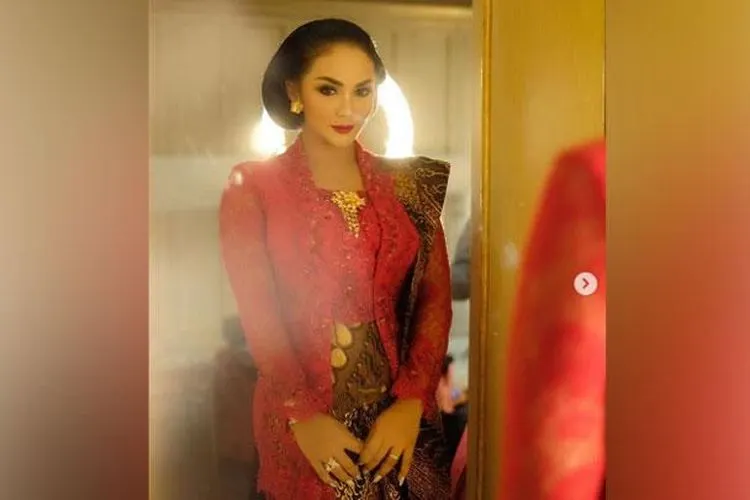 Krisdayanti ©instagram.com/krisdayantilemos