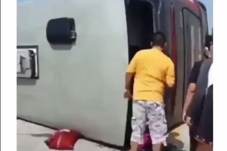 sebuah video amatir merekam kejadian kecelakaan di Tol Cipali KM 177/ Instagram