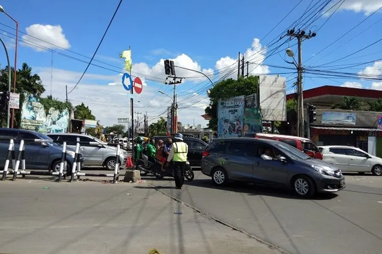 Kondisi lalu lintas di perbatasan Kota dan Kabupaten Bekasi, Bekasi Utara. (Ayobekasi.net/Firda Puri Agustine)