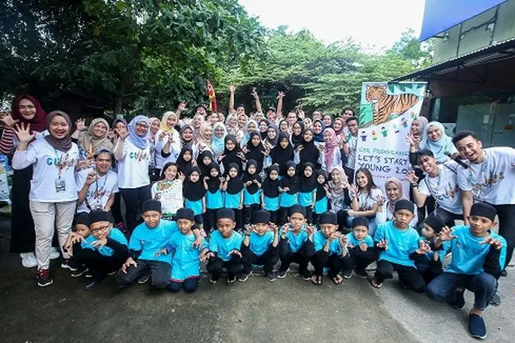 Mahasiswi LSPR Jakarta bersama UiTM Malaysia dan anak-anak Panti Asuhan Telaga Kasih dalam sosialisasi pelestarian Harimau Malaya (Nadia Dyan Fahira)
