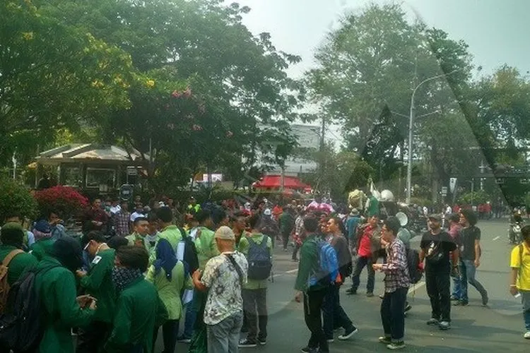 Mahasiswa  UNJ Mulai Datangi Kawasan Patung Kuda/Ayojakarta.com