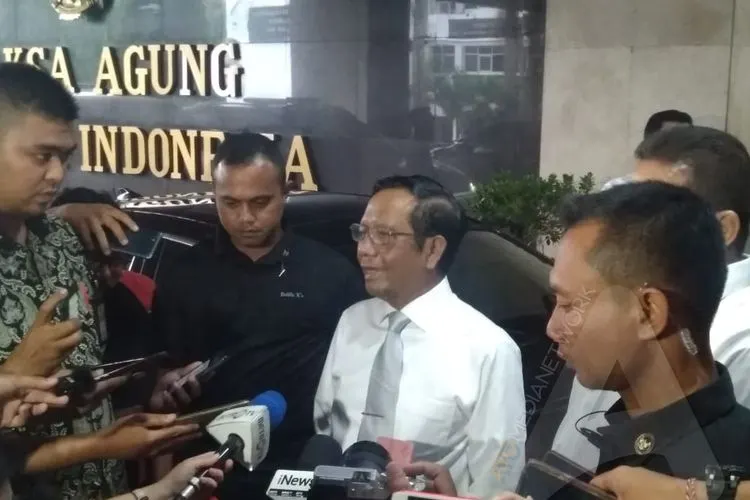 Menko Polhukam, Mahfud MD usai bertemu Jaksa Agung/Ayojakarta.com -- Dhika Alam Noor