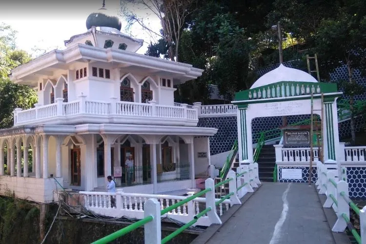 Makam ulama dan penyebar islam di wilayah Tasikmalaya yaitu makam Syeikh Abdul Muhyi. (Ayotasik.com)