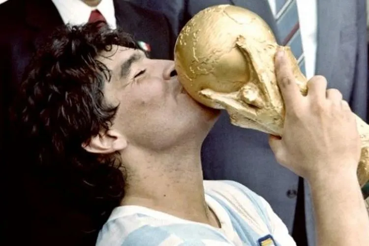 Diego Maradona saat menjuarai Piala Dunia 1986 bersama Timnas Argentina di Meksiko/Old file/ staff/ AFP