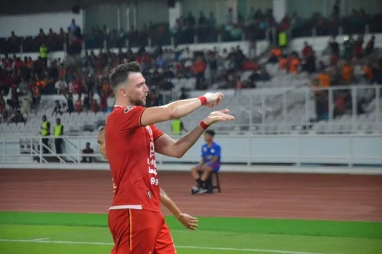 Marko Simic merupakan ujung tombak Persija Jakarta sejak 2018. Pria berpaspor Kroasia tersebut memiliki nilai pasar mencapai 550 ribu euro atau Rp8,1 miliar. (Ayojakarta.com/Hendy Dinata)