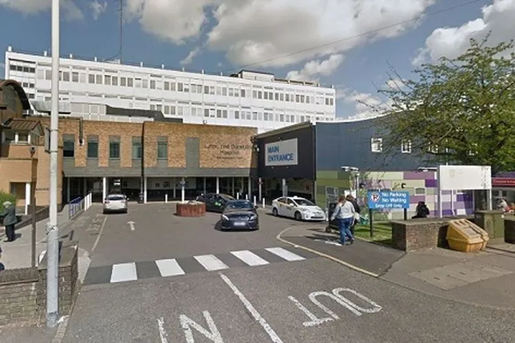 Rumah Sakit Luton dan Dunstable tempat Agyapong bekerja selama lima tahun. (Google Street View/News Sky)