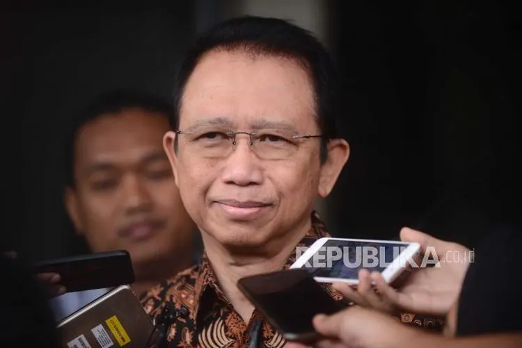 Marzuki Alie (tengah) Foto: Republika/Iman Firmansyah