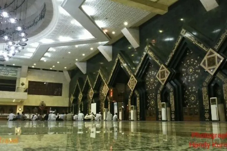 Masjid At Tin TMII Jakarta Timur (Detiktravel)