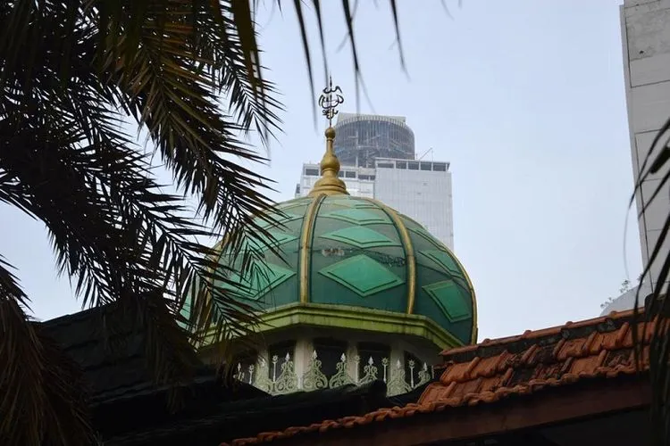 Masjid Jami Roudhotul Falah ini pertama kali dibangun pada tahun 1800 atau saat masa kolonial Belanda. (dunia masjid)