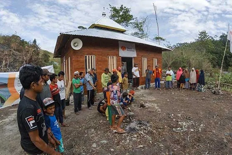 Salah satu pembangunan masjid di pedalaman inisiasi Masjid Nusantara. (dok)