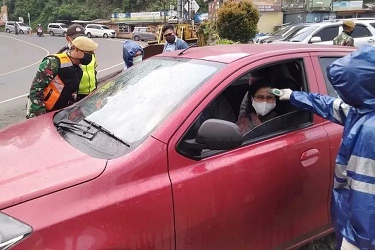 Banyak warga dari zona merah covid-19 ingin masuk wilayah Cianjur. (Ayobandung.com/Muhammad Ikhsan)