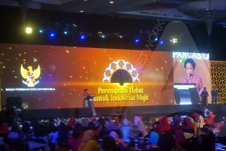 Megawati Sukarnoputri pidato di acara bertajuk 'Perempuan Hebat untuk Indonesia Maju' (Ayojakarta.com/Hendy Dinata)