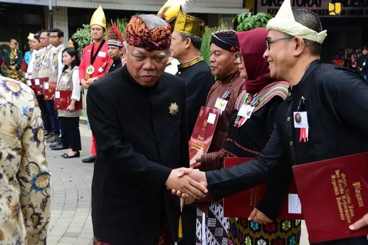 Menteri PUPR Basuki Hadimuljono dalam Peringatan Hari Bakti PU ke-74 (Humas PUPR)