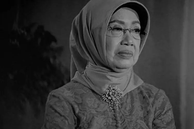 Ibunda Presiden Jokowi, almarhumah Sujiatmi Notomiharjo/ instagram