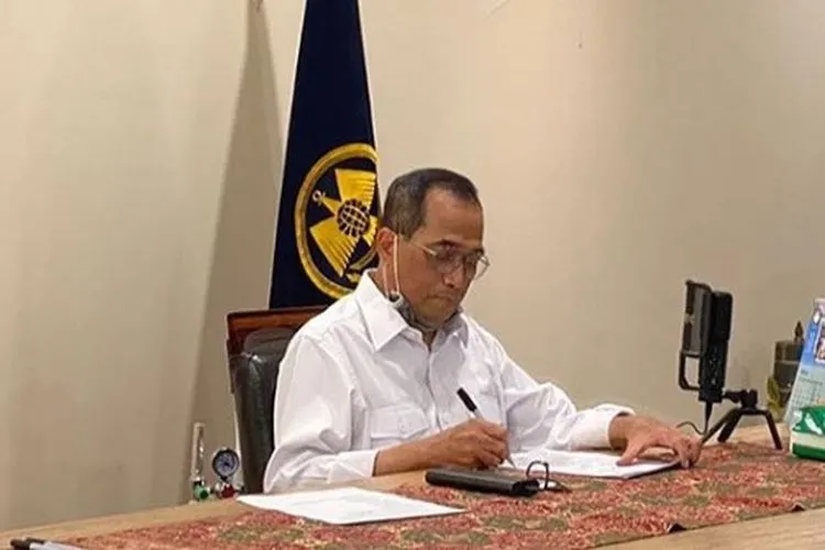 Menteri Perhubungan Budi Karya Sumadi. instagram: @budikaryas